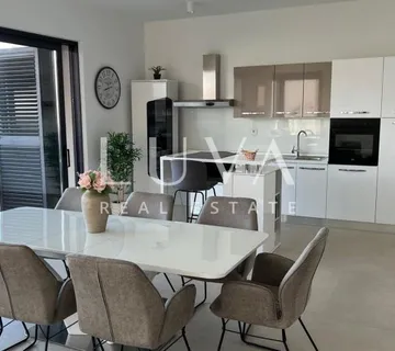 Rogoznica, moderna kuća s bazenom u blizini mora, 263m2 (prodaja) - cover