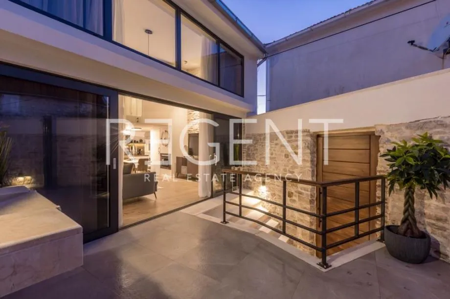 Brač - Jedinstvena kuća u srcu otoka - cover