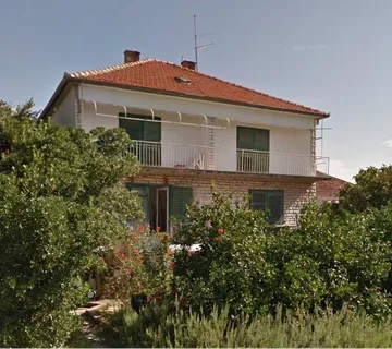 1/2 kuće u centru Zadra – 2.450 €/m² – iznimna prilika! - cover