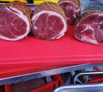 Dimljena rolana plećka bez kosti za kuhanje – kilaža 2 do 2.2 kg - Ivankovo