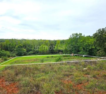 KAROJBA, GRAĐEVINSKO ZEMLJIŠTE POVRŠINE 2888m2 - cover