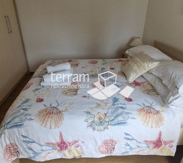 Istra, Medulin, Vinkuran, samostojeća kuća 480m2, sa šest stambenih jedinica prodaja - cover