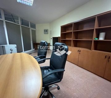 Istra, Pula, centar, poslovni prostor 40m2, I. kat, namješteno!! - cover