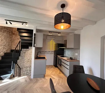 Kuća, Prodaja, Kaštel Štafilić, 60m2, U nizu - cover