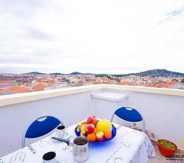 Predivna apartmanska kuća, Murter, Betina - cover
