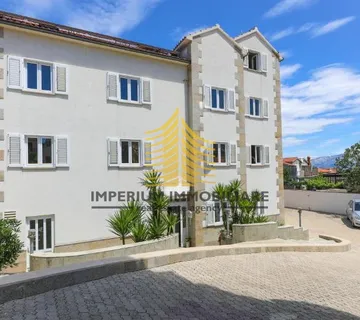 Poslovni prostor, Prodaja, Supetar, 640m2, Hotel - cover