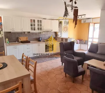 Nekretnine za odmor, Prodaja, Apartman - Vrboska, Jelsa