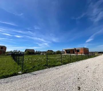 Građevinsko Zemljište: Gornji Stupnik - 605m2 - cover