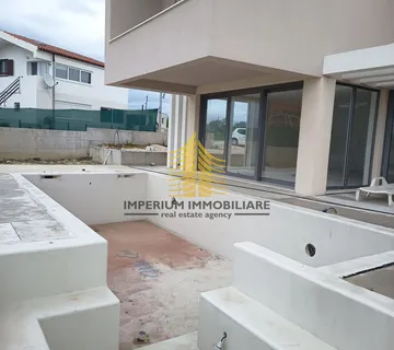 Kuća, Prodaja, Ražanac, 225m2, Vila - cover