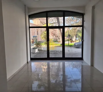 Poslovni prostor, Najam, Zadar, Poluotok (centar), 37.35m2, Prostor za usluge