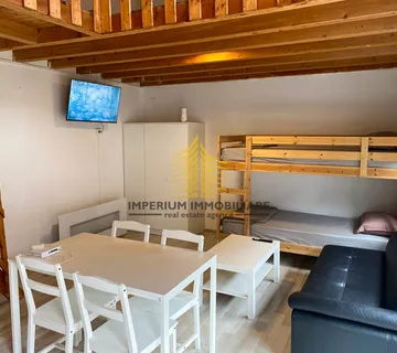 Kuća, Najam, 85m2, Zagreb, Peščenica