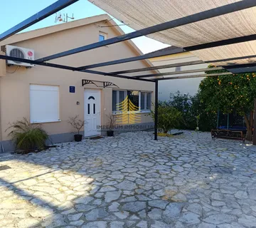 Kuća, Prodaja, Trogir, 122m2, Samostojeća - cover