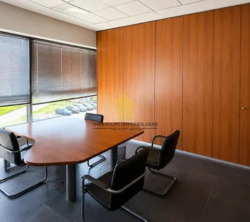 Poslovni prostor, Najam, Donja Dubrava, Resnički gaj, 50m2, Ured - Zagreb