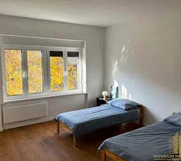 Novouređen trosobni stan u centru grada, fasada, lift - Zagreb