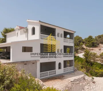 Kuća, Prodaja, Splitska, 480m2, Samostojeća - cover