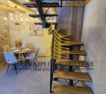 Kuća, Prodaja, Kaštel Sućurac, 60m2, U nizu - cover