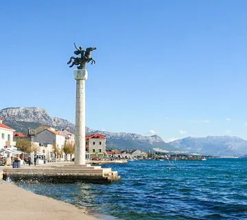 Poslovni prostor na rivi u Kaštelima - mogućnost prenamjene - PRILIKA! - Kaštel Stari, Kaštela