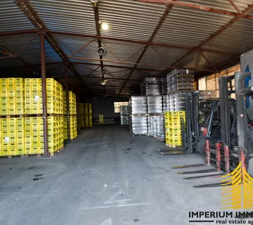 Poslovni prostor: Žitnjak, Hala - Skladište 1300 m2 (zakup) - Zagreb