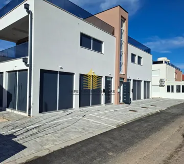 Stan, Prodaja, Privlaka, 107m2, 3,5-sobni (3S+DB) - Klanice, Nin
