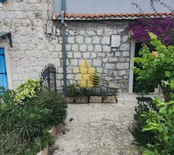 Kuća, Prodaja, Split, Varoš, 45.88m2, U nizu - cover