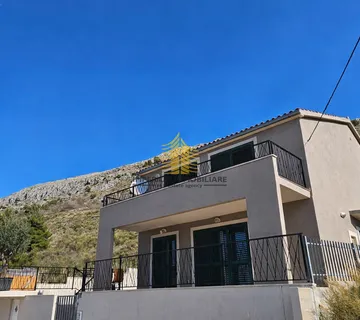 Kuća, Prodaja, Podstrana, 200m2, Samostojeća - cover