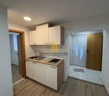 Stan, Prodaja, Split, Varoš, 27m2, 1,5-sobni (1S+DB)