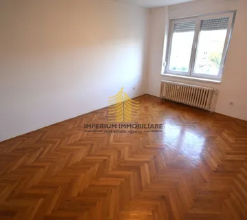 Stan, Prodaja, Donji Grad, Donji grad, 55m2, 3-sobni, Parking - cover