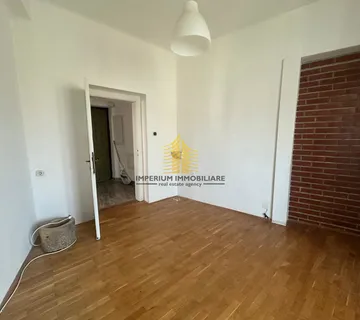 Stan, Prodaja, Split, Bačvice, 44m2, 1,5-sobni (1S+DB) - cover
