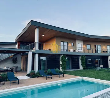 Kuća, Prodaja, Vodnjan, 340m2, Samostojeća - cover