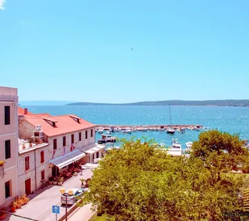 Predivan novouređen hotel - Kaštela - cover