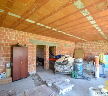 Poslovni prostor - Novi Jelkovec , 150 m2 , Iznajmljivanje - cover