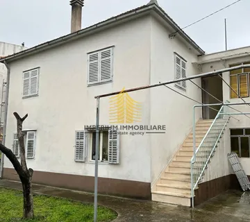 Kuća, Prodaja, Split, Kocunar, 240m2, Samostojeća - cover