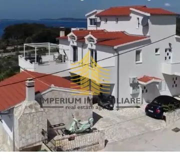 Kuća, Prodaja, Šolta, Grohote, 320m2, Samostojeća - Maslinica, Šolta