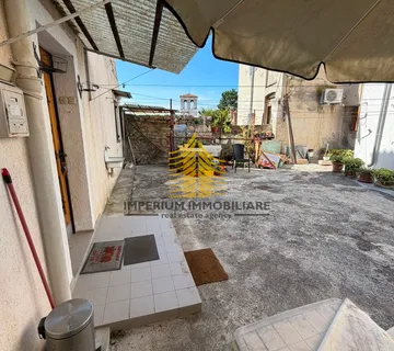 Stan, Prodaja, Pula, 55.62m2, 2,5-sobni (2S+DB)