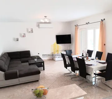 Kuća, Prodaja, Podstrana, 150m2, Dvojna - Podstrana - Sita, Podstrana