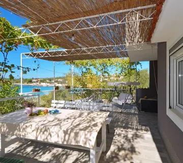 Kuća, Prodaja, Drvenik Mali, 130m2, Samostojeća - cover