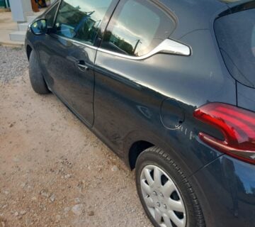 Peugeot 208 1.2 puretech - cover