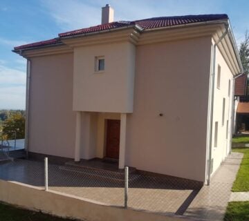 Perjavica,D.Mandića,239m2,568m2+moguć otkup druge kuće 80m2 na 951m2 - cover