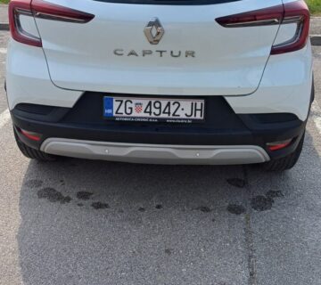 Renault Captur - cover