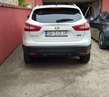 Nissan Qashqai tekna - cover