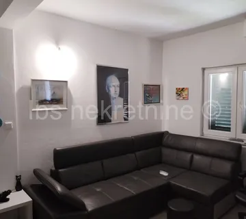 Vranjic dvosoban stan u kući - cover