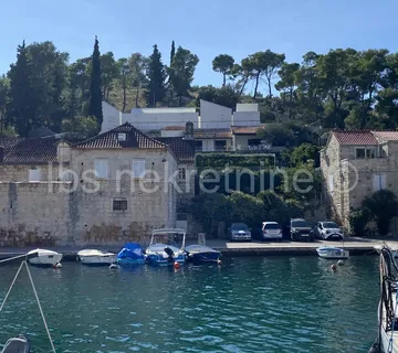 NOVOIZGRAĐENA VILA U BOBOVIŠĆE, BRAČ - cover