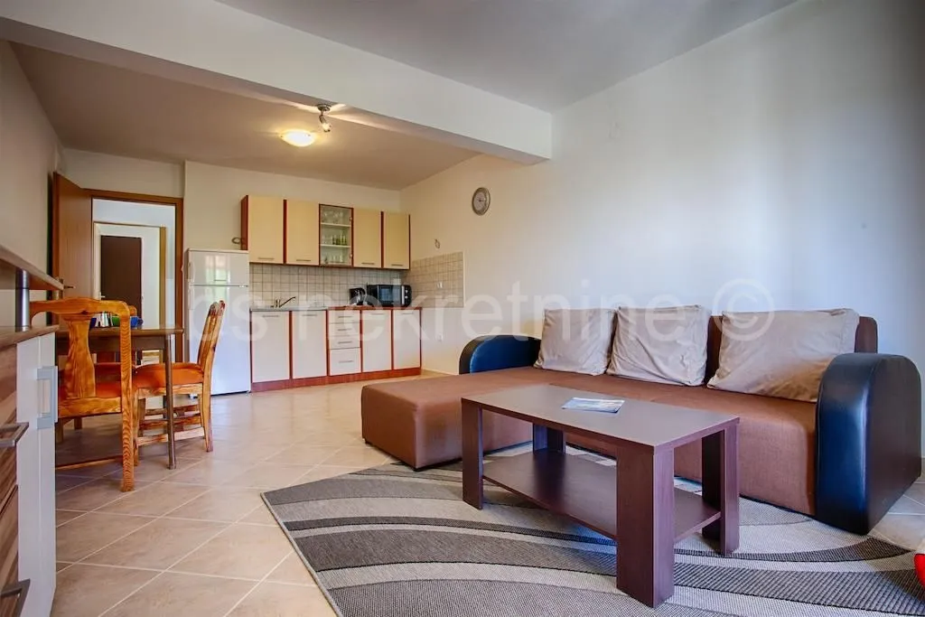 Dvojna kuća s tri apartmana!! - cover