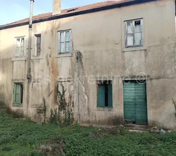 Sinj, kuća u centru!! - cover