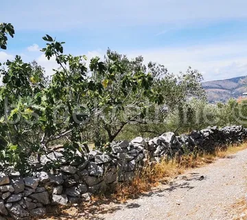 Dvije građevinske parcele u Okrugu Donjem, 802 m2 - Okrug Donji, Okrug