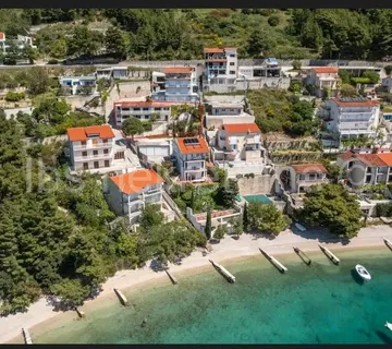 Stanići - apartmanska kuća 50m od mora!! - cover