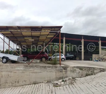 Najam poslovne hale,700m2!!! - Centar, Solin