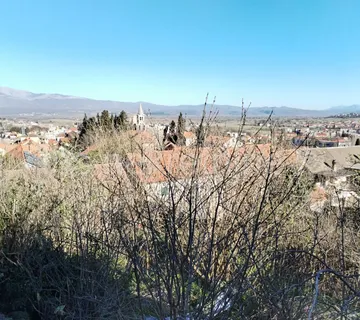 Sinj centar, građevinsko zemljište 620m2 - cover