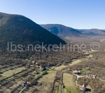 Zemljište 40000 m2 - Sinj, Radošić - cover