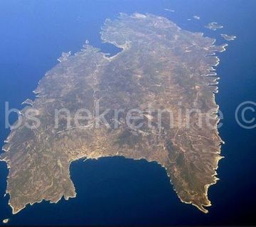 Vis- Poljoprivredno zemljište (12756m2) s kućicom- 280 metara od mora! - cover